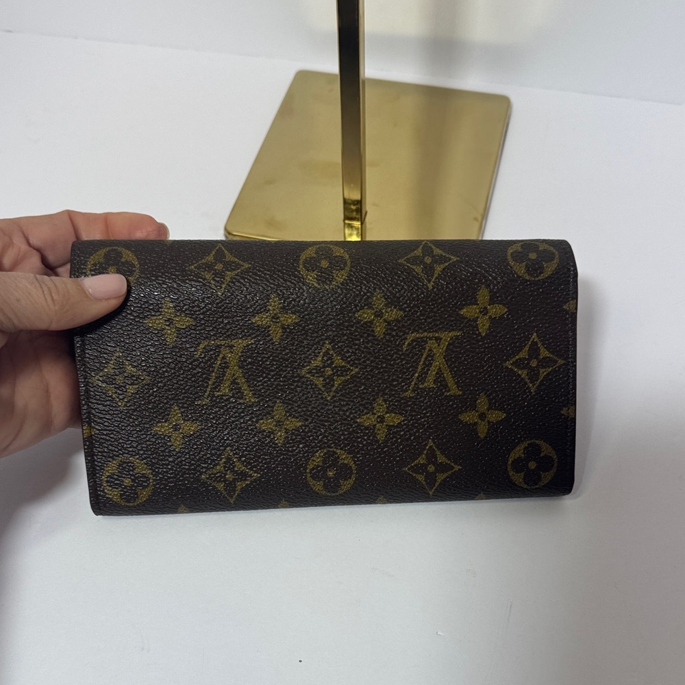 Louis Vuitton Wallet - Picture 3 of 9